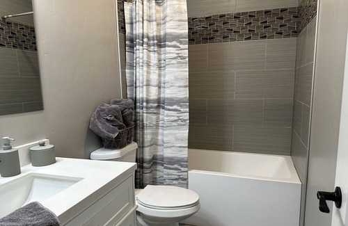 Wasilla House | Gorgeous and new home, the convenience of the urban and the privacy of the rural