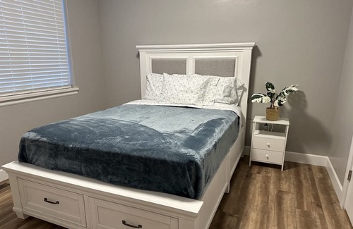 Wasilla House | Gorgeous and new home, the convenience of the urban and the privacy of the rural