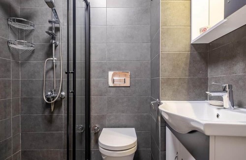 Harbiye Apartment | Pleasant Flat with Central Location in Sisli