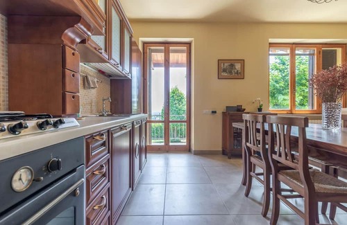 Urbisaglia Apartment | Sunrise Hill Holiday Home - Sunrise Hill Holiday H