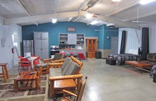 Hugo Cabin | Shady Oaks RV Resort 3 Bed Bunk House Cabin