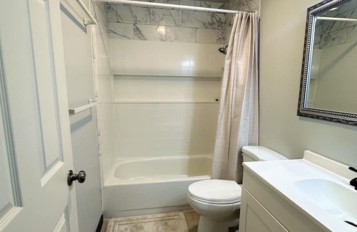 Spenard Apartment | 2 br 1 ba 4-Plex Apt Near Airport