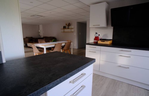 Chamousset Apartment | Évasion Savoyarde : Appartement Entre Lacs et Montagnes