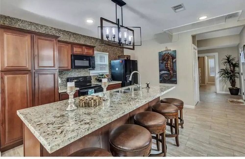 Galveston House | Cozy cottage w/private pool-- 5 minutes from the beach!