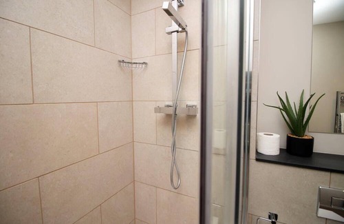 Butetown Apartment | 2 BR and Balcony - CoHost