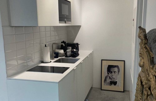 Steinhausen Apartment | Suite One Einsteinstraße