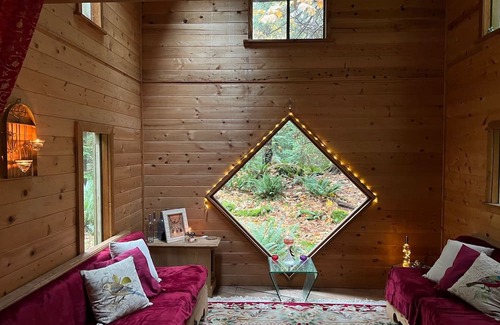 Bowen Island Cabin | Spacious Cedar Cottage on Tranquil Retreat Centre. 38-Acres of Lush Rainforest