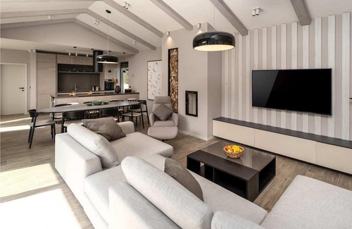 Kadumi House | Villa Ursaria, gorgeous villa for 8 guests with heated pool and wellness only 6 km from of Porec and