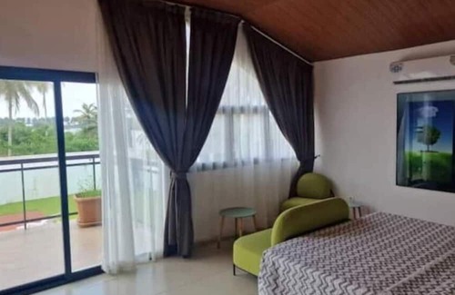 Drogba Beach Villa | Villa Mondoukou,grand-bassam :éléphant House