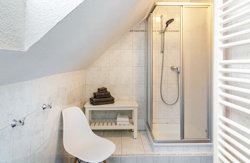 Rustersiel Apartment | Apartment 'Ferienwohnung Kornspeicher 70qm' with Wi-Fi