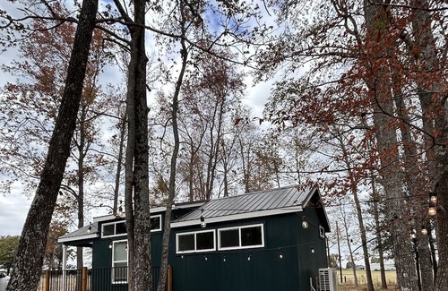 Athens Cabin | Tiny home nestled in the woods