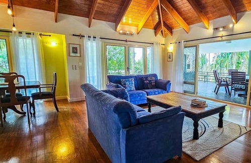 Muri Cabin | 5-Bed Family Oasis: Private Lodge with Pool, Sleeps14 in 3 Apartments, Free WIFI