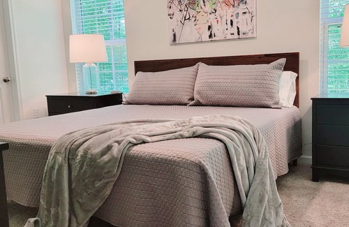 Charlotte House | A clean, peaceful, quiet place with in 25 minutes of Charlotte Douglas Airport