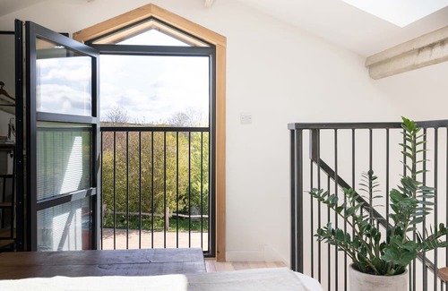 Offham Apartment | The Studio - a peaceful light filled space in the heart of the South Downs