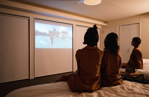 Tsuru Cabin | Building G / Tsuru Yamanashi