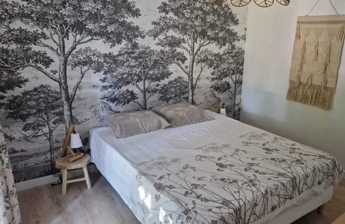 Ceyzerieu House | Maison Bohème Avec Bain Nordique. Vélo et Table de Ping-pong. Animaux Bienvenus