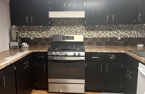 Roselle House | Cozy Comfy Private Room Close to Everything i