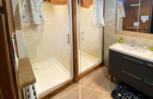 Camps-sur-l'Agly House | Homerez - Amazing house for 10 ppl. with terrace at Camps-sur-l'Agly