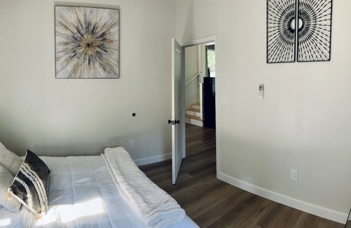 Lawrenceville Cottage | Cozy Suite near Princeton