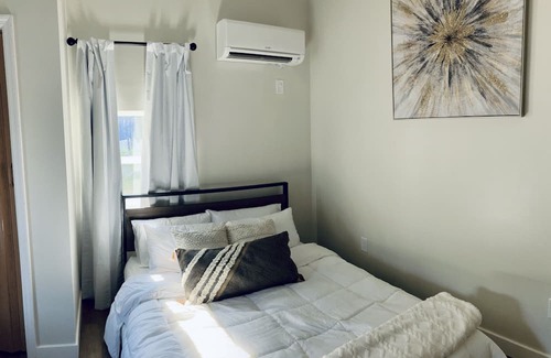 Lawrenceville Cottage | Cozy Suite near Princeton