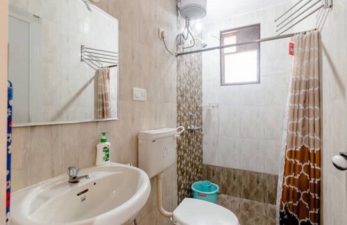 Benaulim Apartment | Ground Floor Studio | W/Pool | 15 Min Walk To Beach