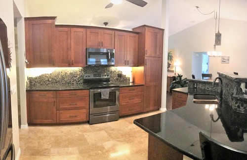 Nokomis House | ~Private Vacay Home with Heated Pool mins from Venice and Nokomis Beaches~