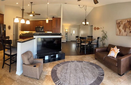 Nokomis House | ~Private Vacay Home with Heated Pool mins from Venice and Nokomis Beaches~