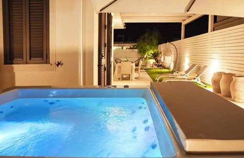 Santa Maria del Focallo Villa | Villa Teresann con Jacuzzi riscaldata