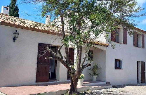 Armissan House | Occitan villa with swimming pool 15 minutes from the sea. Pets allowed