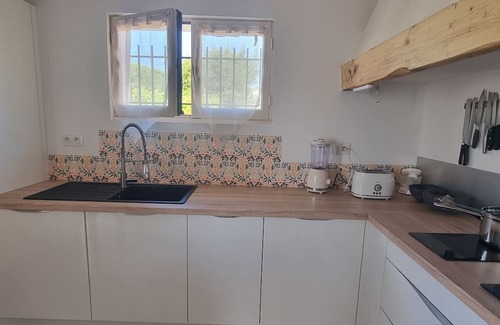 Armissan House | Occitan villa with swimming pool 15 minutes from the sea. Pets allowed