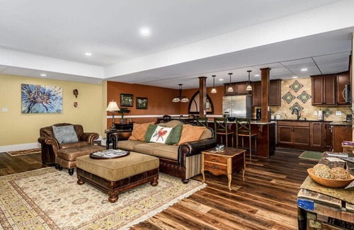 St. Stephens Apartment | Globally Inspired Boutique Suite Warm, Unique and Welcoming🌎