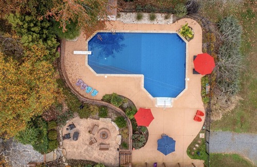 St. Stephens Apartment | Globally Inspired Boutique Suite Warm, Unique and Welcoming🌎