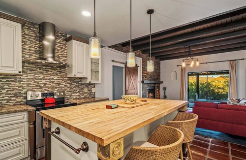 Rancho Del Cerro House | 360° Mtn Views Fireplace Patio Bird Watching