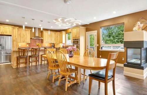 Huffman - O' Malley House | Manor on 112th - Great for gatherings