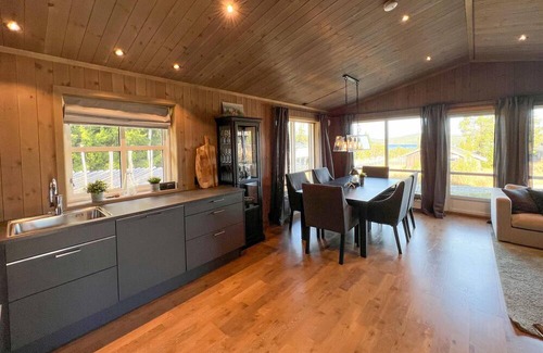 Sor-Fron House | Stunning home in Gålå with WiFi