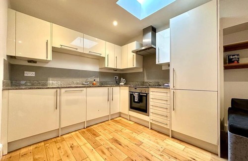 Shoscombe Apartment | Flat 3, Waterloo Apartments