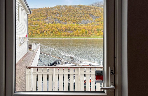 Kvalsund Apartment | Nice apartment in Kvalsund with WiFi