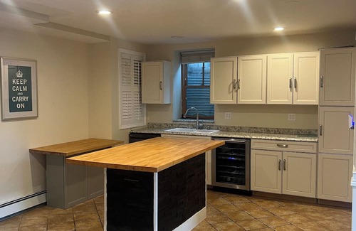 Nyack Apartment | Fabulous 3-bedroom apartment with AC in Nyack , 1 block walk to Main St.