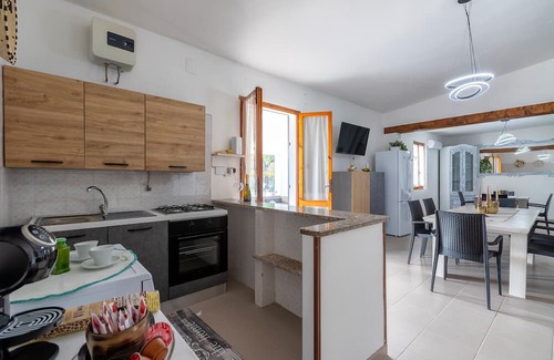 Sorso Villa | Villa 'Giovanna' with Private Pool, Wi-Fi and Air Conditioning