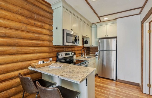 Coalville Cabin | Hideline Hideaway | Pool | Hot Tub | Snowmobiling