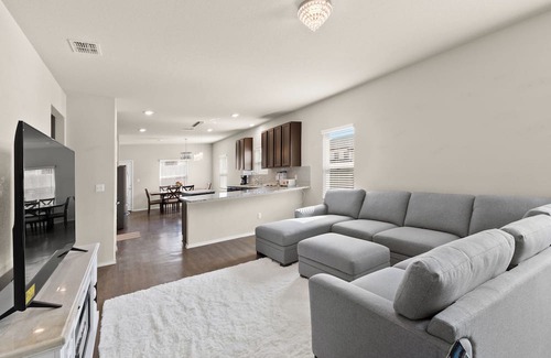 Cibolo House | Spacious 5BD Cibolo Home – Near Randolph AFB Perfect for Travel Nurses