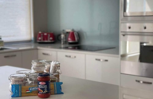 Penneshaw House | KI Blue|Ocean views|Luxe|Spacious|Kangaroo Island