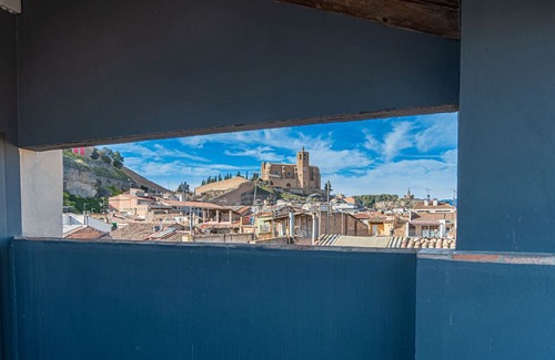 Balaguer Apartment | Bed and Breakfast 'Habitació' with Shared Terrace, Wi-Fi and Air Conditioning