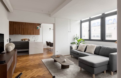 Pena House | Modern and beautiful 3-bedroom flat next to El Corte Inglés, Modern and beautiful three-bedroom apar.