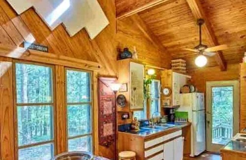 Van Zandt County Cabin | Cozy and Comfortable Kid-Friendly Cabin Rental for a Memorable Family Getaway Nestled in the Serene Forest in Ben Wheeler, Texas