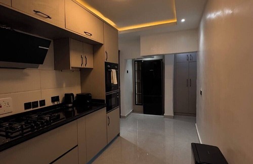 Maitama Apartment | Sophisticated City Escape close to it all.