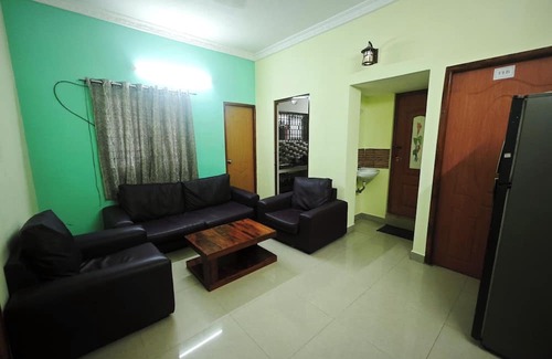 Chennai Apartment | Pleasant 2-bedroom apartment with AC in the Heart of Chennai CMBT