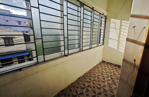 Chennai Apartment | Pleasant 2-bedroom apartment with AC in the Heart of Chennai CMBT