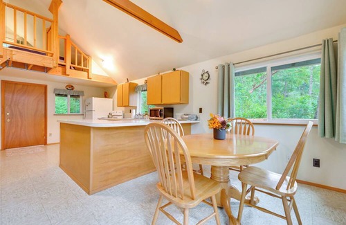 Longbranch Apartment | Cozy Hideaway on Key Peninsula w/ Serene Views!