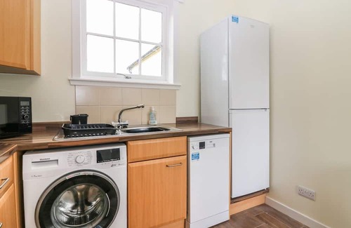 Forfar Cottage | BANKHEAD OF LOUR BUNGALOW, pet friendly, with open fire in Forfar